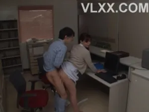 Cho cô vợ sắp cưới đi làm thư ký để chi trả khoản nợ và cái kết