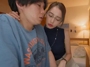 Gõ cửa phàn nà gã cạnh bên nhà sống bẩn, hôi hám, cô gái nhận cái kết đắng