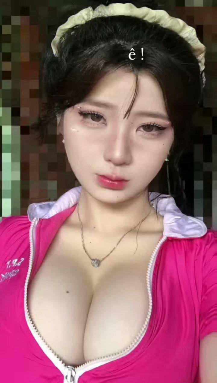 Nữ nhân viên thu ngân và tên sếp khốn nạn