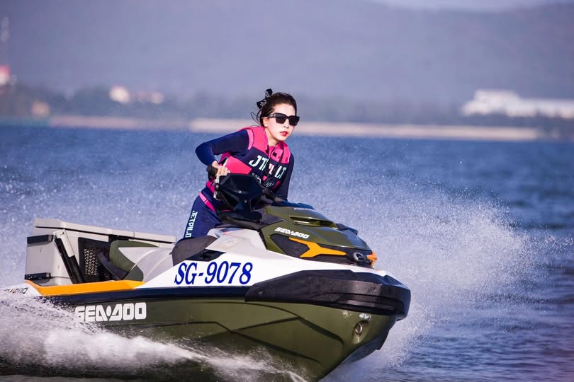 Ông xã yếu sinh lý, nàng dâu dễ thương thẩm du bị bố Người chồng nhìn thấy